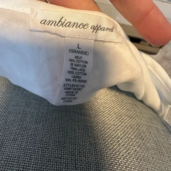 Women’s lace crop top - Picture 4 of 4